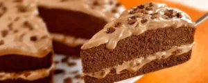Bolo Cremoso de Chocolate + Crocante + Ovomaltine: Puro Prazer