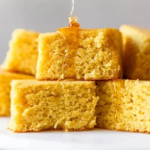 Bolo de Milho de Lata com Queijo e Goiabada: Sabor Divino!