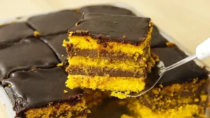 Bolo de Cenoura Gelado com Cobertura de Chocolate: Divino!