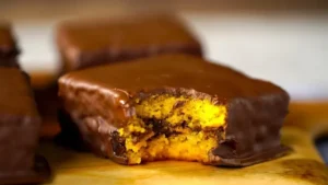 Bolo de Cenoura Banhado no Chocolate: Uma Delícia Imperdível !