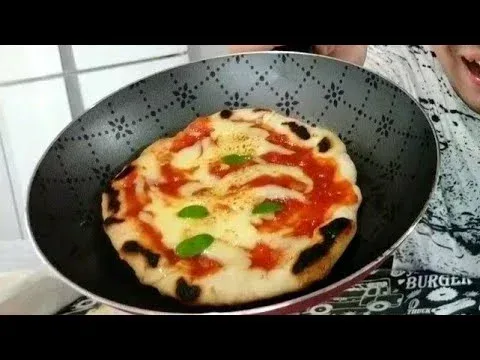 Como Fazer Pizza de Frigideira Italiana
