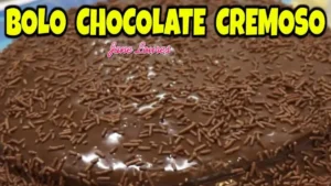 Bolo de Chocolate Cremoso: Uma Delícia no Liquidificador
