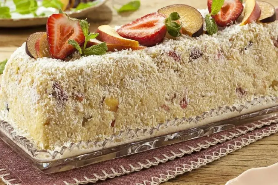 Bolo Gelado de Frutas com Coco