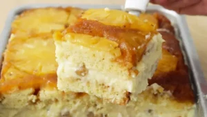 Bolo de Abacaxi Gelado: Descubra o Segredo e Surpreenda Todos!